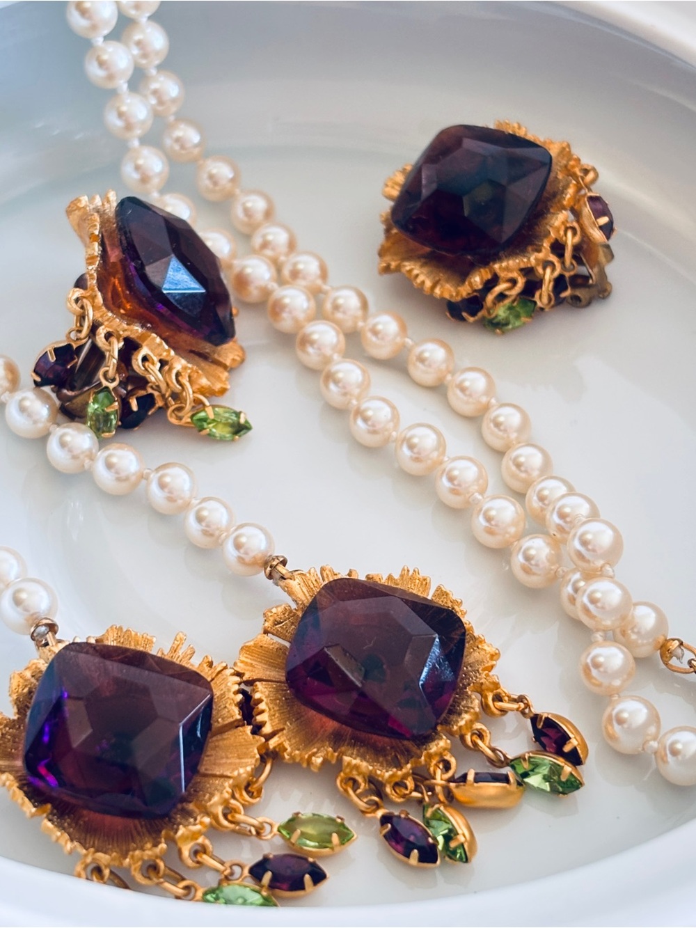 MCM Boucher Style Purple Lucite Lariat & Earrings Demi-Parure - Picture 10 of 13